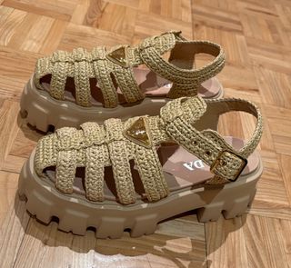 Sandalias Prada Rafia Monolith Beige