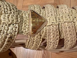 Sandalias Prada Rafia Monolith Beige