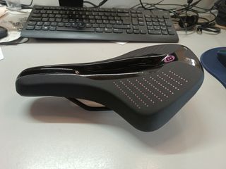 Sillín MTB Negro y Rosa
