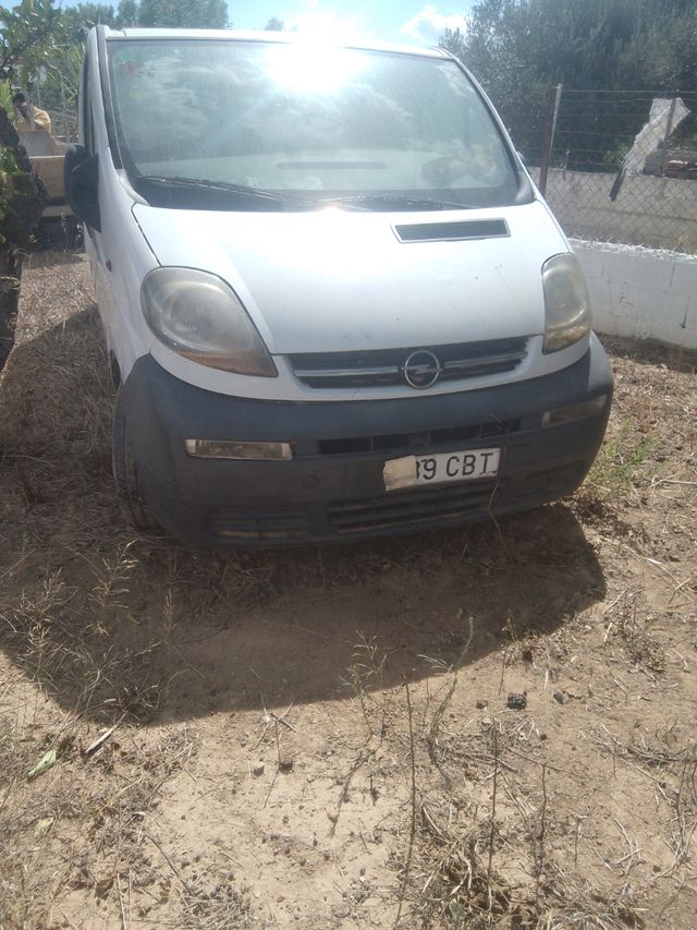 Furgoneta Opel Vivaro venta entera 1400€