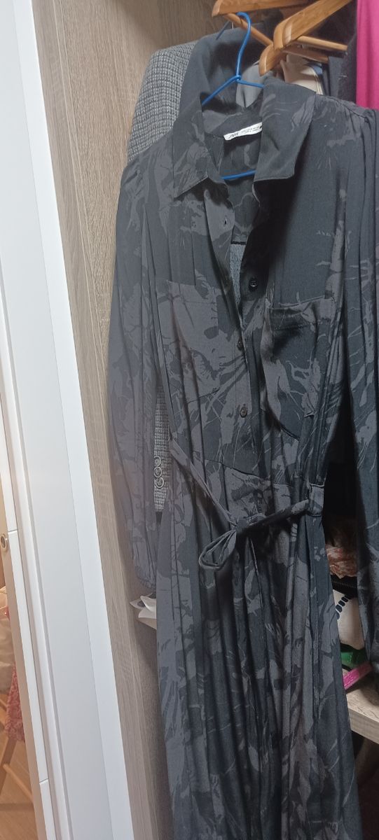 Vestido camisero Zara gris con bolsillos