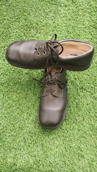 Zapatos de piel negros talla 40