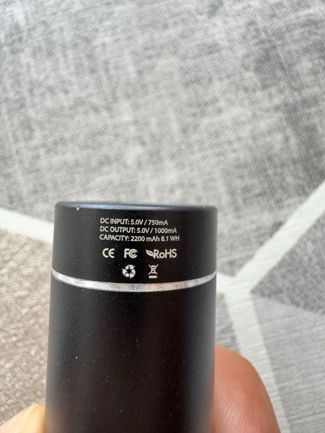 Batería NXP con linterna + cargador micro USB