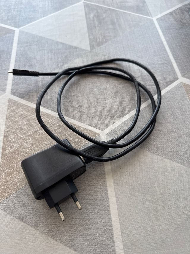 Batería NXP con linterna + cargador micro USB