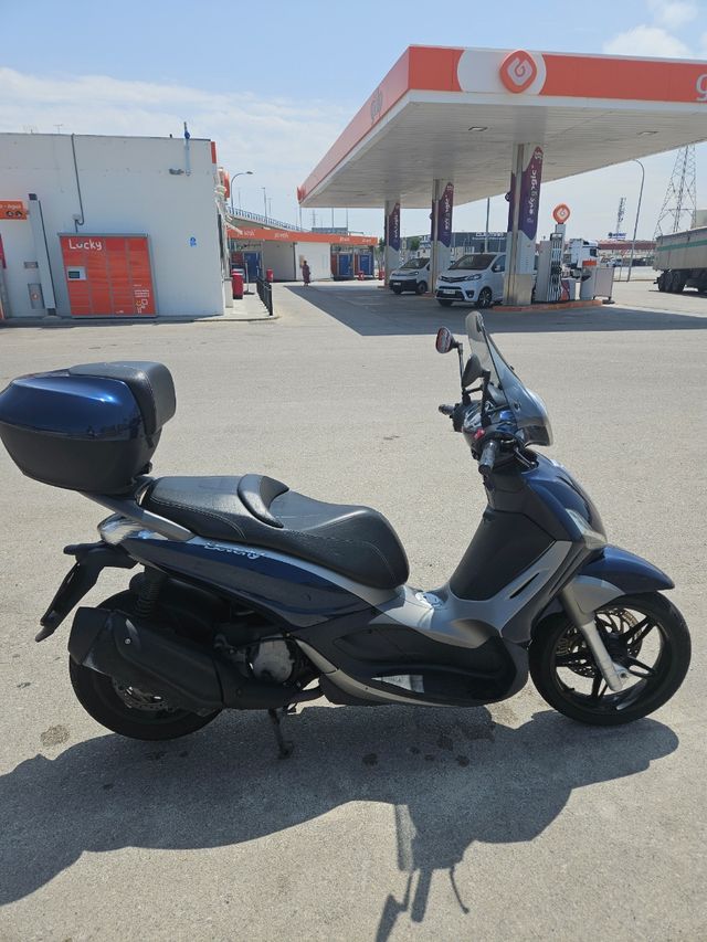Piaggio Beverly 350 Sport touring