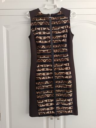 Vestido marrón con estampado de leopardo