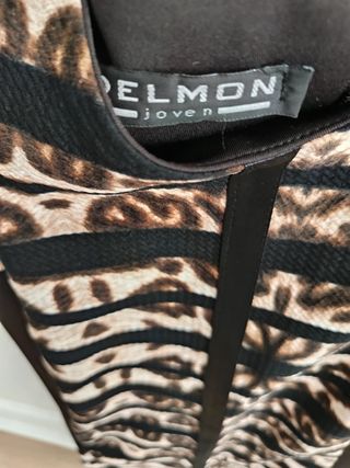 Vestido marrón con estampado de leopardo