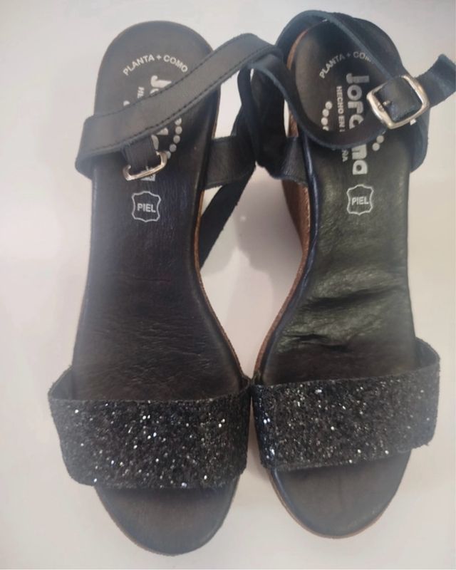 Sandalias Negras Brillantes