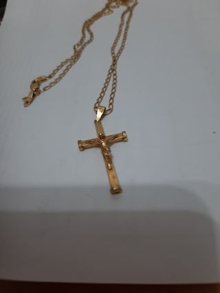 Cadena y crucifijo de oro 18k