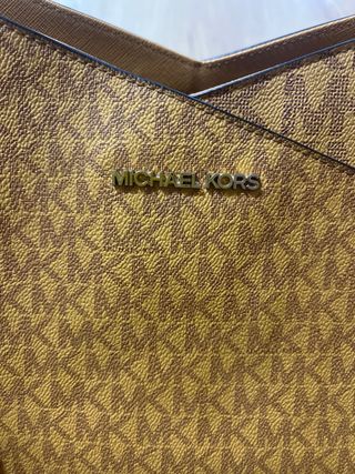 Bolso Michael Kors Marrón con Monedero