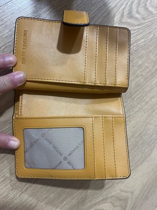 Bolso Michael Kors Marrón con Monedero
