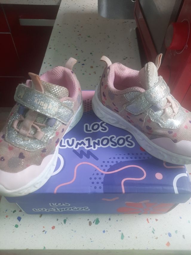 Tenis niña rosas con luces  n 24