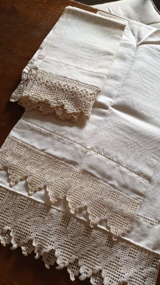 Coppia Asciugamani con Trina Uncinetto fatta a man