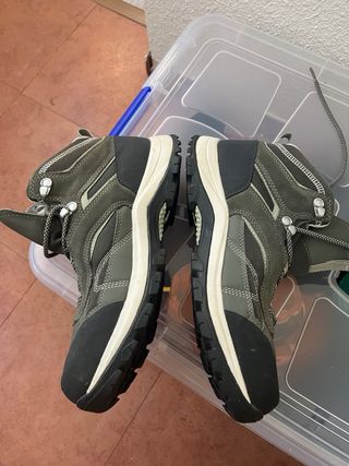 Botas de montaña Decathlon mujer grises