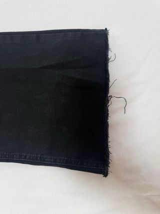 Vaquero negro Mango modelo Sienna