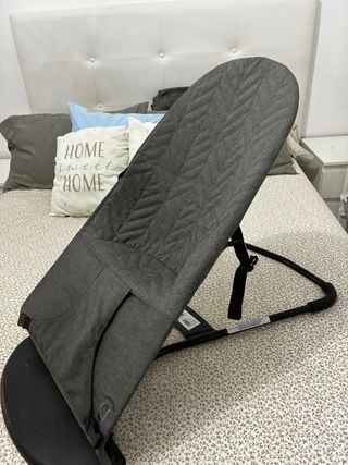 Mecedora para bebé gris