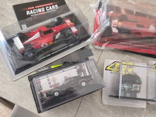 Colección de minicoches y cascos
Nuevos sin abrír