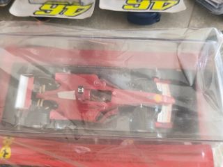 Colección de minicoches y cascos
Nuevos sin abrír
