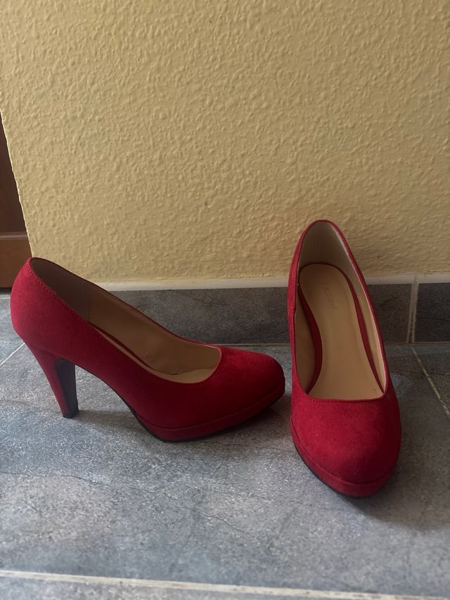 Zapatos de salón rojos