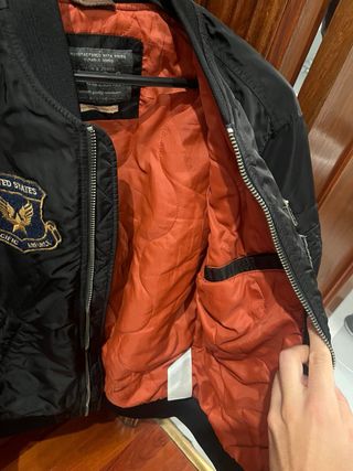 Cazadora Bomber Negra Entretiempo