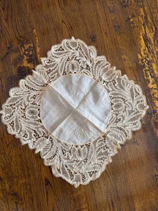Pañuelo antiguo encaje duquesa