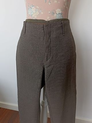 Traje de chaqueta gris oscuro