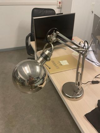 Lámpara de oficina plateada