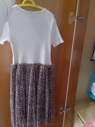 Vestido beige y marrón con estampado