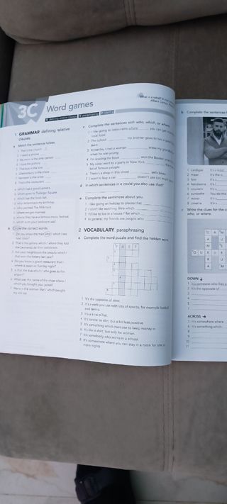 English File A2/b1 Student's Book And Workbook ...