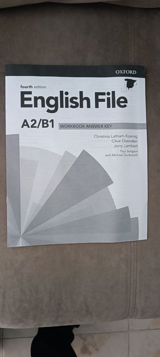 English File A2/b1 Student's Book And Workbook ...