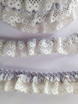 Punta fruncida marfil y gris