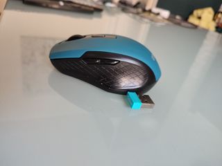 Ratón inalámbrico azul con receptor USB