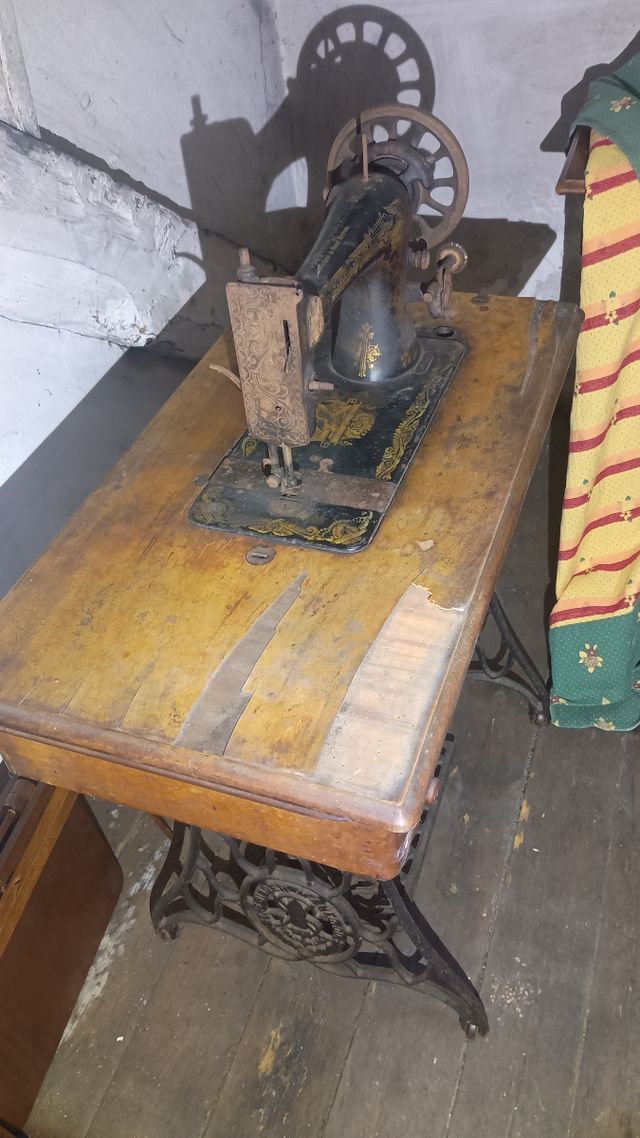 Máquina de coser Singer antigua