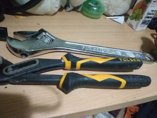 Herramientas Tolsen: Llave Ajustable y Alicates