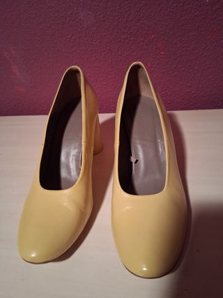 Zapatos   Tacón gordo redondo de 7 cms.