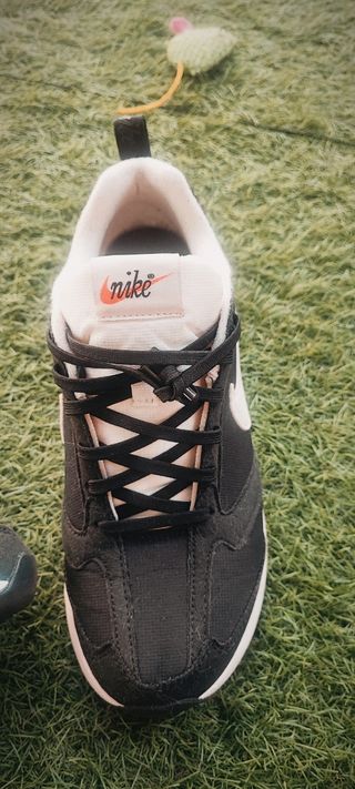 Nike Air Max Dawn Negro/Blanco