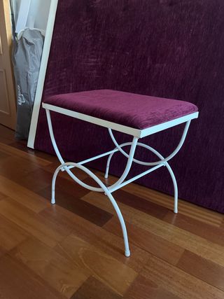 Cabecero de cama y banqueta a juego