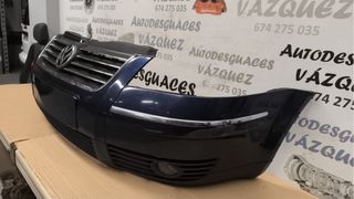 Defensa delantera VW. Passat azul