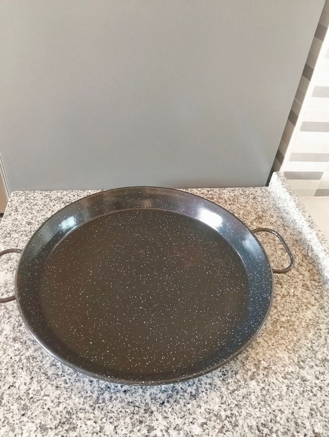 Paellera 42 cm Negra