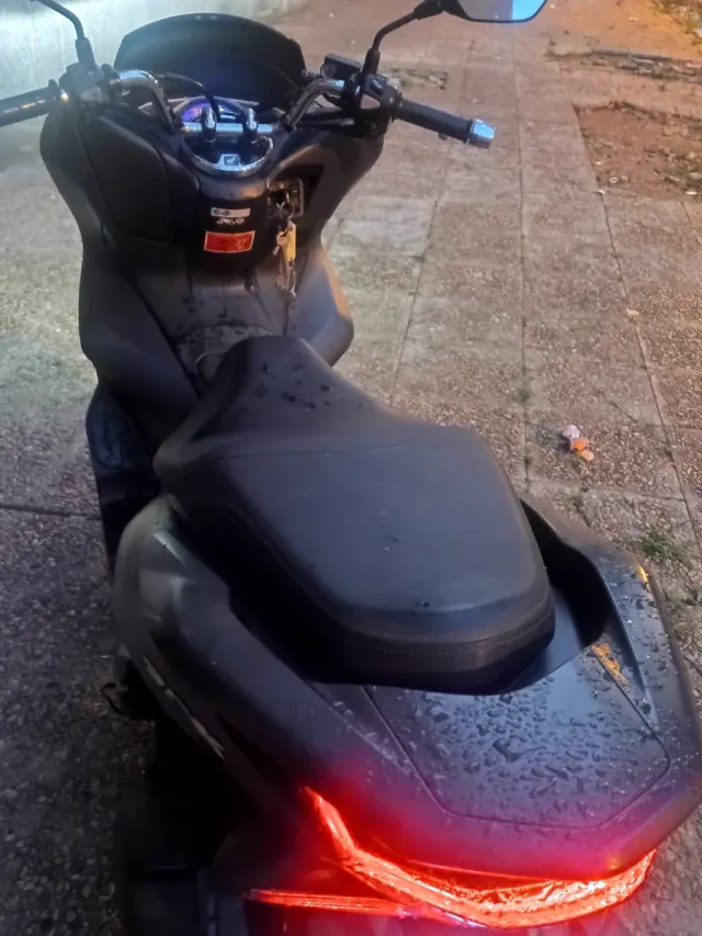 Moto Honda PCX 125 Negra Mate año 2019 28.000 km