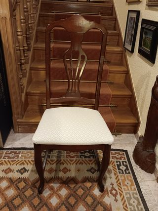 Dispongo de seis sillas. Precio por cada una.