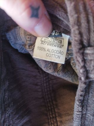 Moda Jnco baggy Marrones