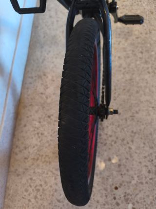 Bicicleta BMX Monty Negra
