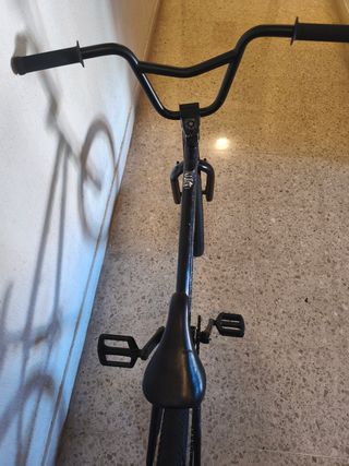 Bicicleta BMX Monty Negra