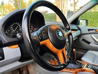 BMW X5 4.4i gris 4x4 285 CV 
