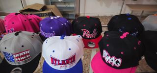 Lote 64 Gorras Variadas liquidación 