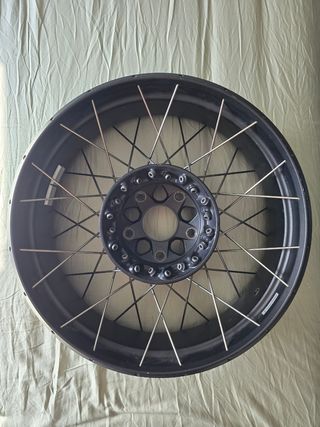 PRECIO NO NEGOCIABLE. Llanta Trasera BMW GS 1200 L