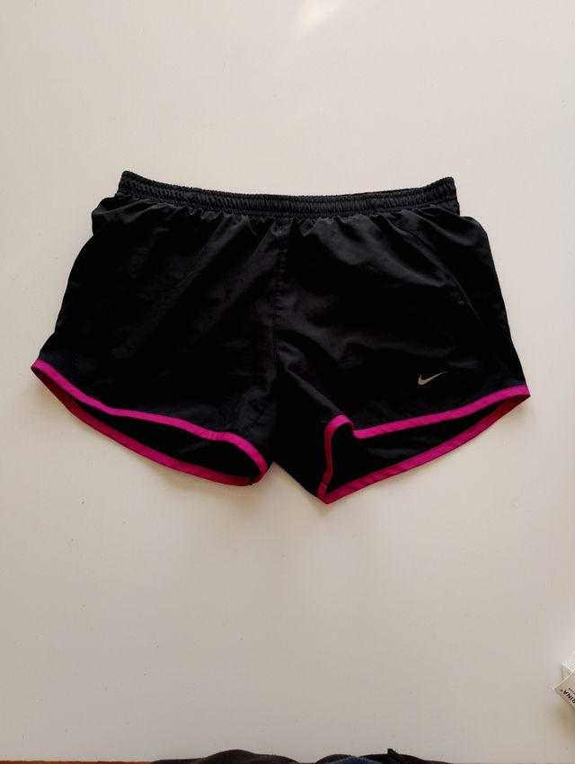 Pantaloncini da corsa Nike donna neri
