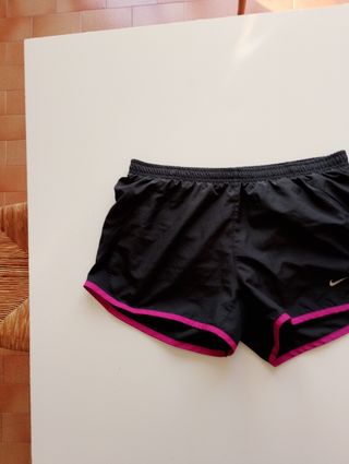 Pantaloncini da corsa Nike donna neri