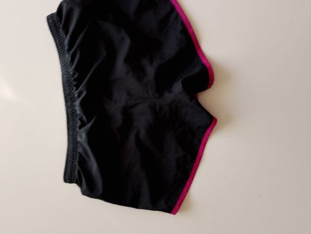 Pantaloncini da corsa Nike donna neri